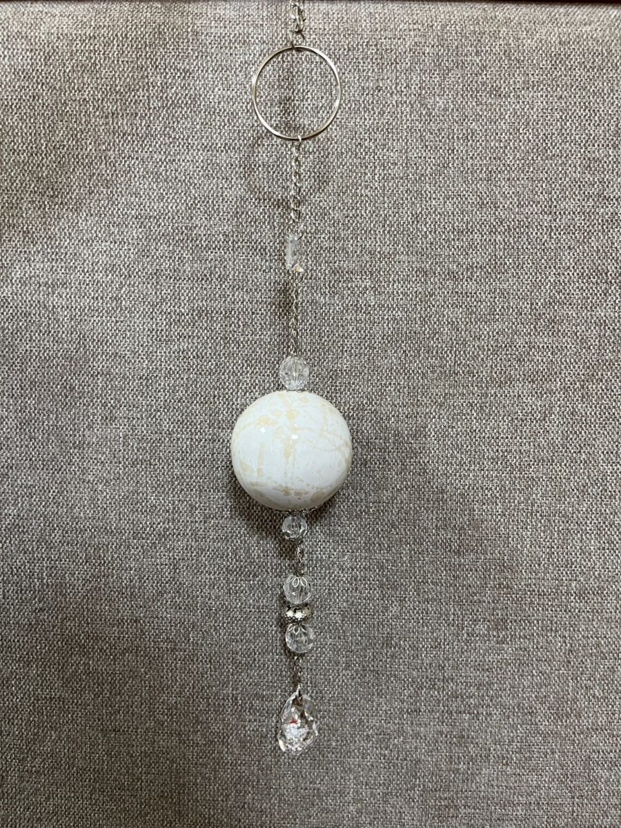 COLGANTE CERAMICA ESFERA BLANCO/VISON